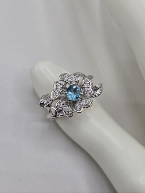 Swarovski Crystal Elements Silver Floral Ring Aquamarine Blue Size 7.75 Flower